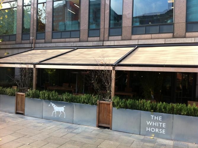 White Horse using the Bellfort Roof Awning® solution